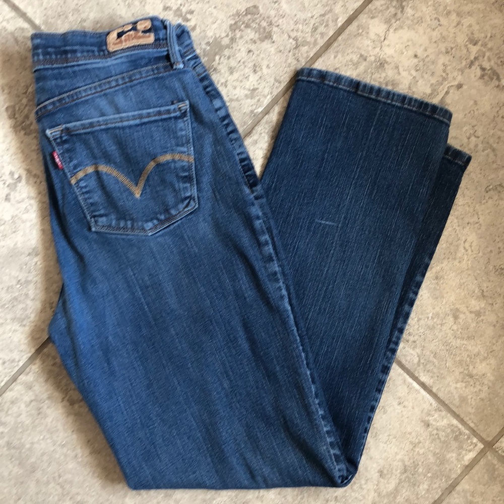 LEVIS 512 Straight Leg. Perfectly Slimming